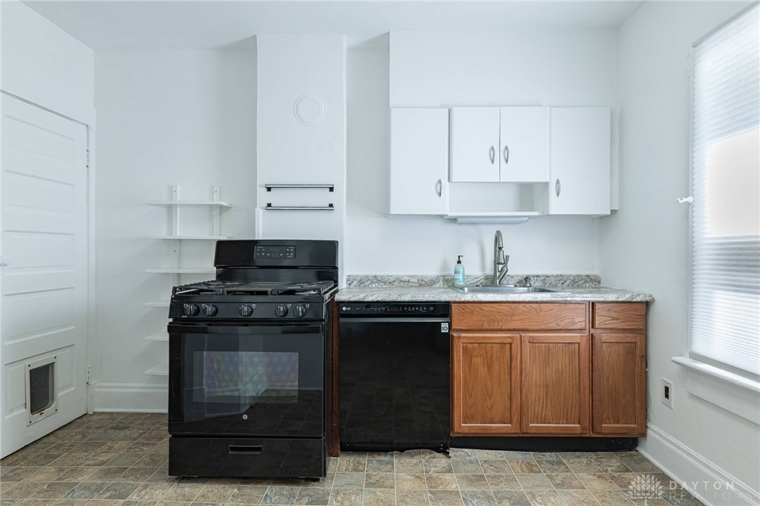 Dayton, Ohio 45410, United States, 6 Bedrooms Bedrooms, ,2 BathroomsBathrooms,Residential,Active,212167