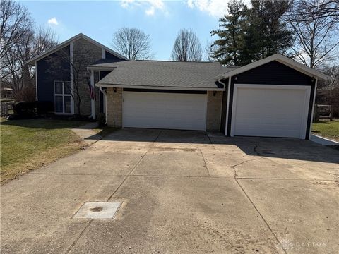 Photo of 143 Timberside Court, Springboro, OH 45066 (MLS # 952727)