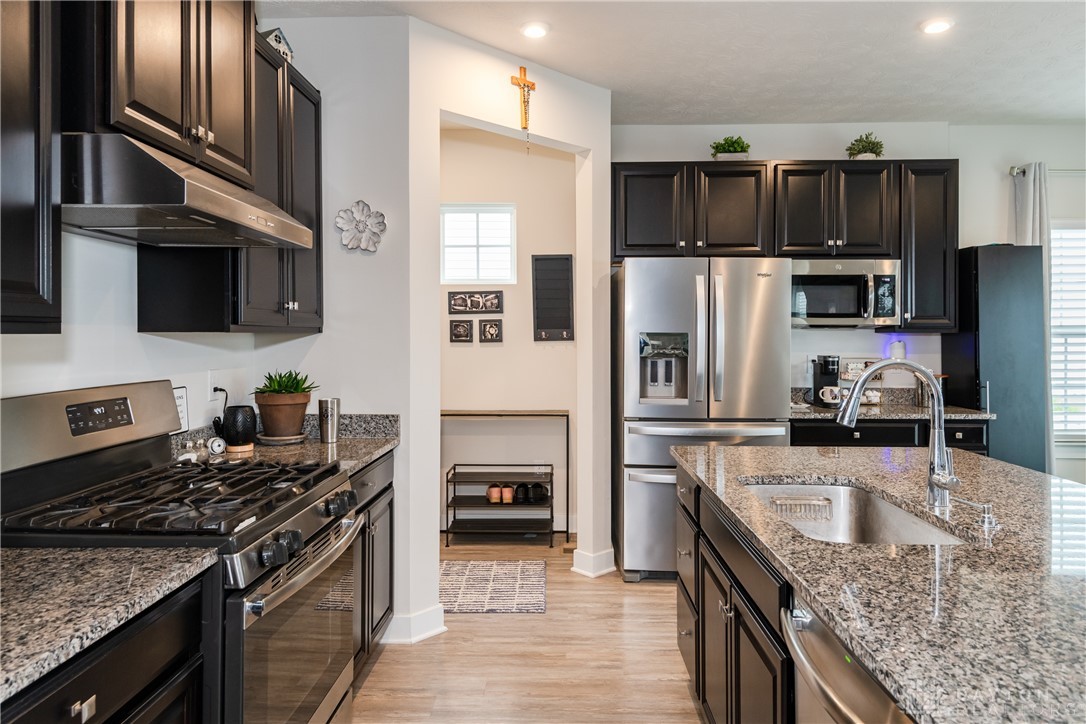 5121 Red Buckeye Drive, Tipp City, Ohio image 10