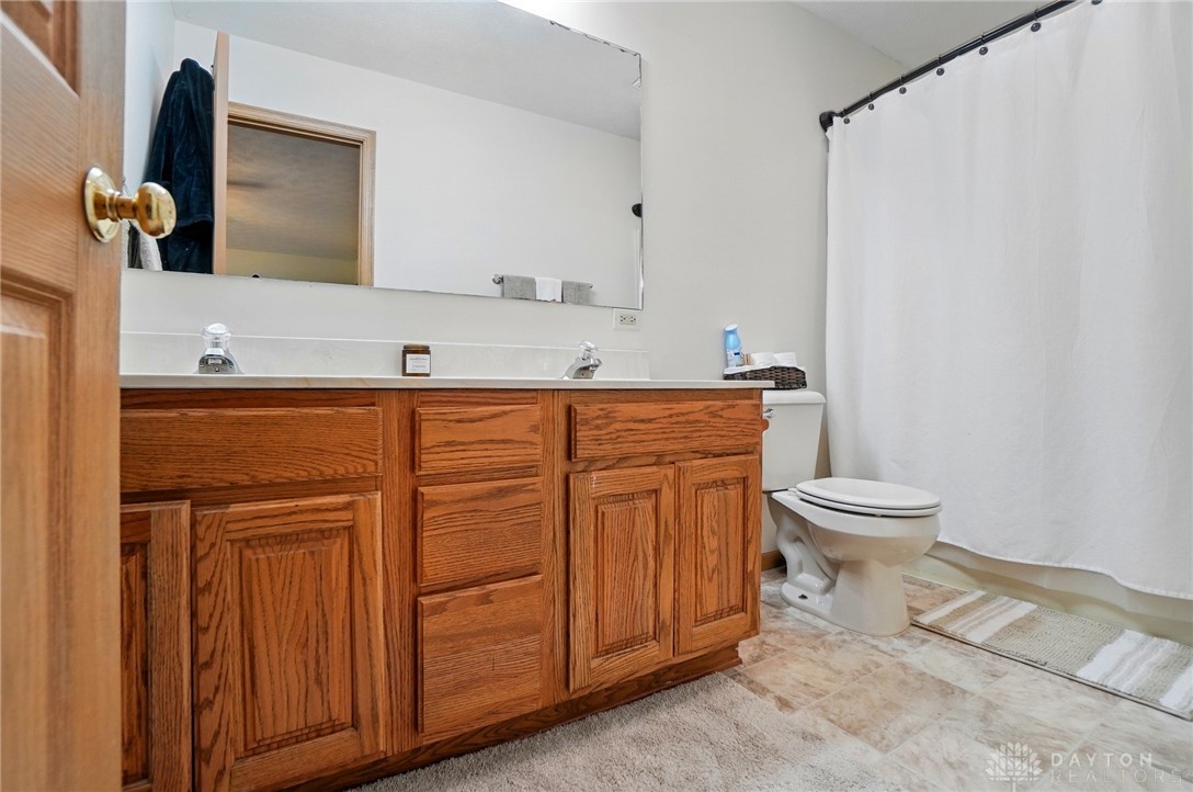 2610 New Castle Drive, Troy, Ohio image 23