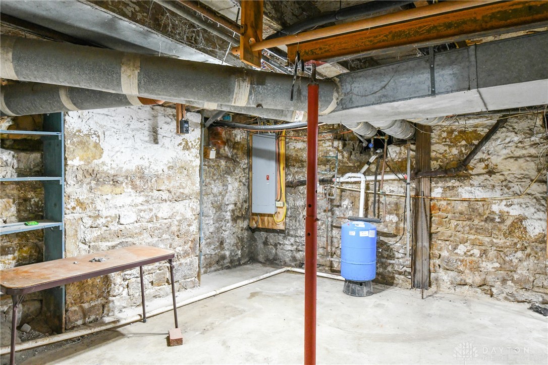 Springfield, Ohio 45504, United States, 4 Bedrooms Bedrooms, ,2 BathroomsBathrooms,Residential,Active,244437