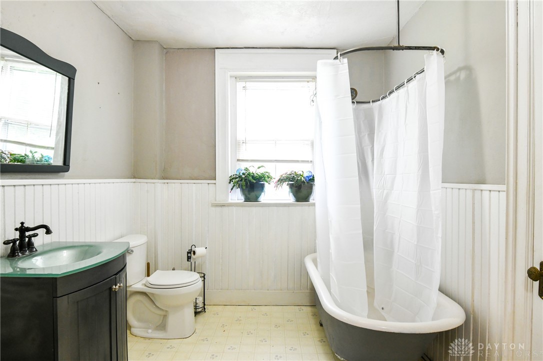 Springfield, Ohio 45504, United States, 4 Bedrooms Bedrooms, ,2 BathroomsBathrooms,Residential,Active,244437