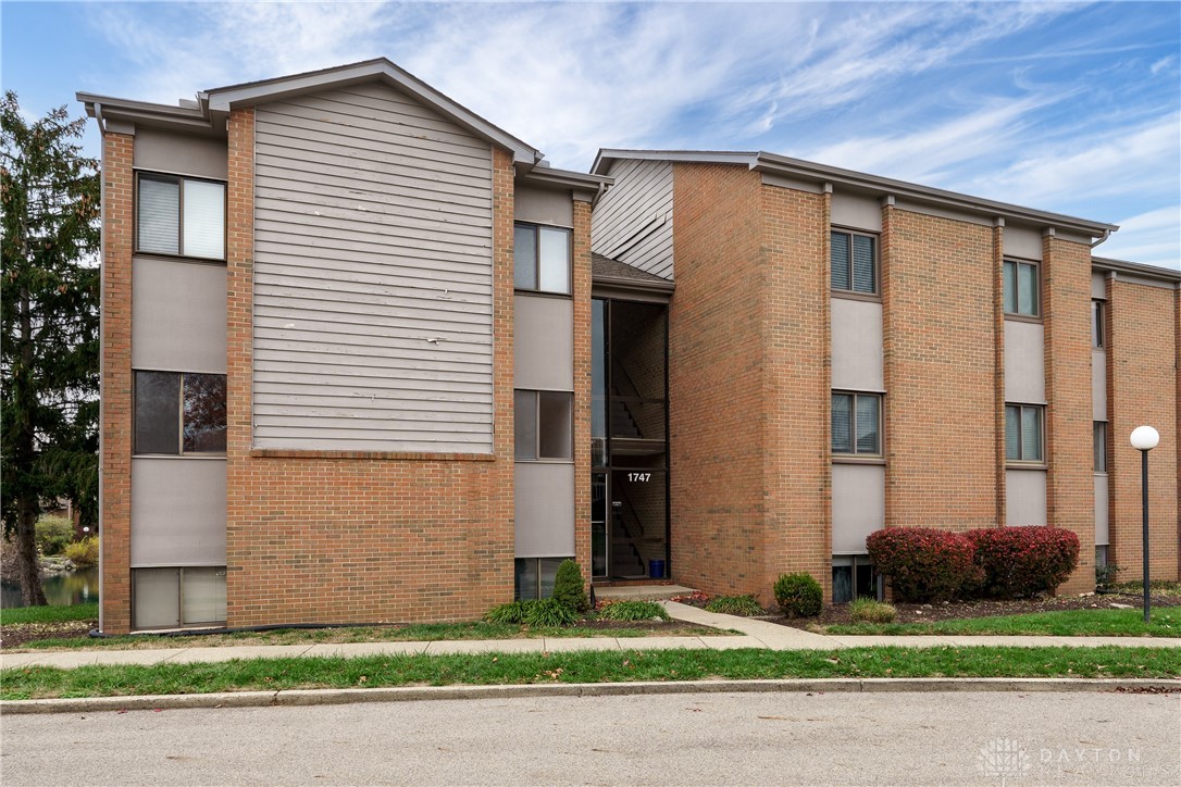 1747 Running Brook Trail #B, Dayton, Ohio image 1