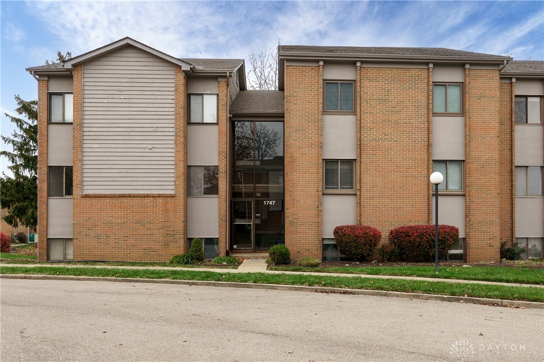 1747 Running Brook Trail #B, Dayton, Ohio image 2