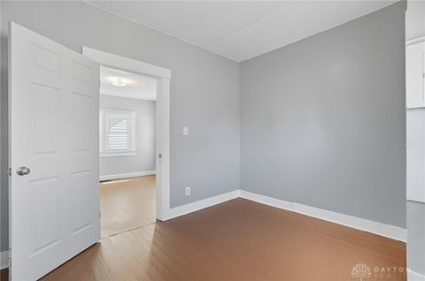 Tiny photo for 240 E College Ave, Springfield, OH 45503 (MLS # 946092)
