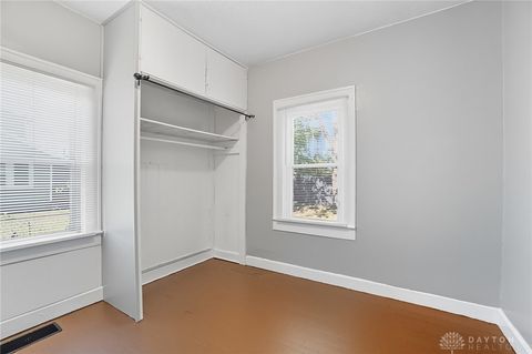Tiny photo for 240 E College Ave, Springfield, OH 45503 (MLS # 946092)