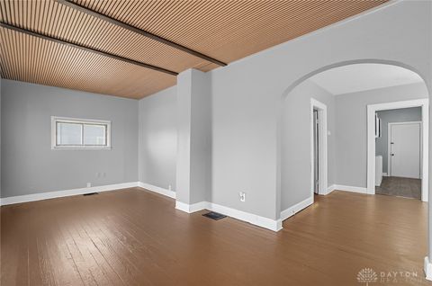 Tiny photo for 240 E College Ave, Springfield, OH 45503 (MLS # 946092)