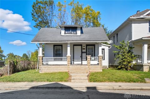 Tiny photo for 240 E College Ave, Springfield, OH 45503 (MLS # 946092)