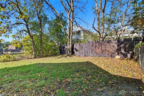 Tiny photo for 240 E College Ave, Springfield, OH 45503 (MLS # 946092)