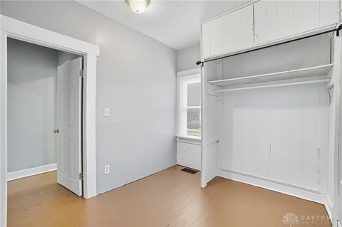 Tiny photo for 240 E College Ave, Springfield, OH 45503 (MLS # 946092)