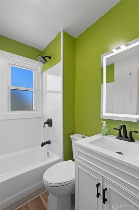 Tiny photo for 240 E College Ave, Springfield, OH 45503 (MLS # 946092)