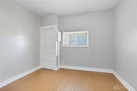 Tiny photo for 240 E College Ave, Springfield, OH 45503 (MLS # 946092)