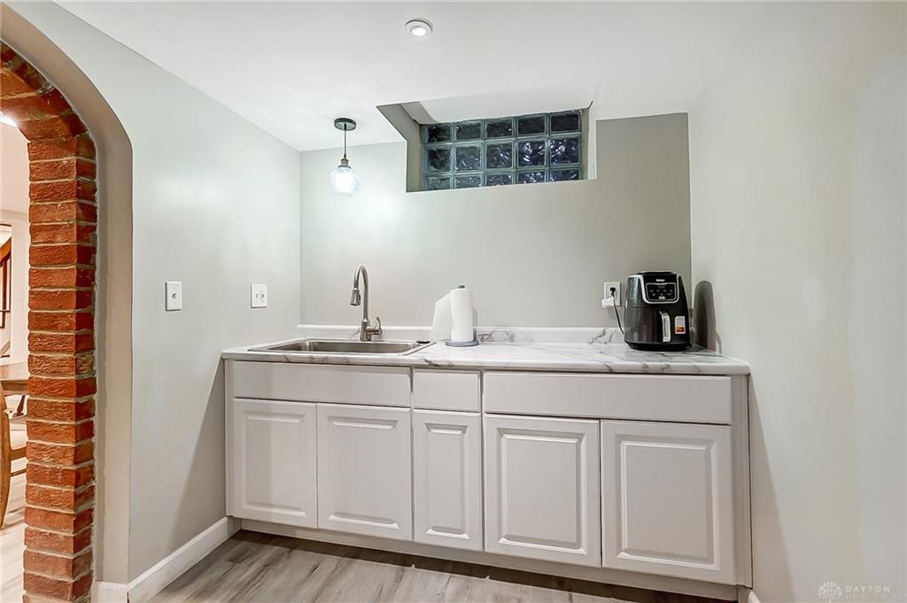 Oakwood, Ohio 45409, United States, 4 Bedrooms Bedrooms, ,4 BathroomsBathrooms,Residential,Active,56522