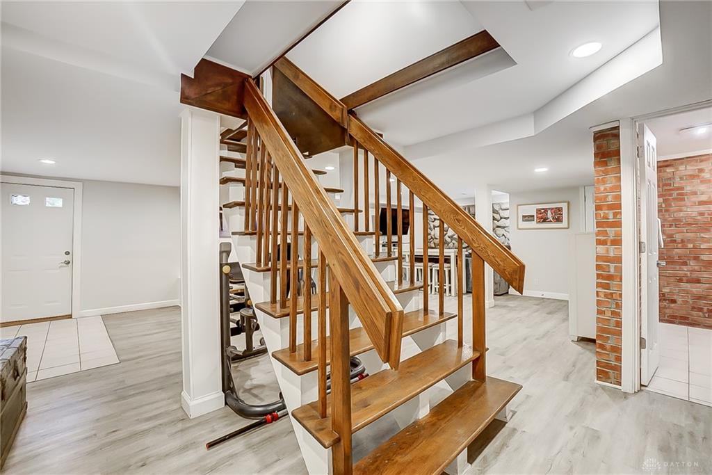 Oakwood, Ohio 45409, United States, 4 Bedrooms Bedrooms, ,4 BathroomsBathrooms,Residential,Active,56522