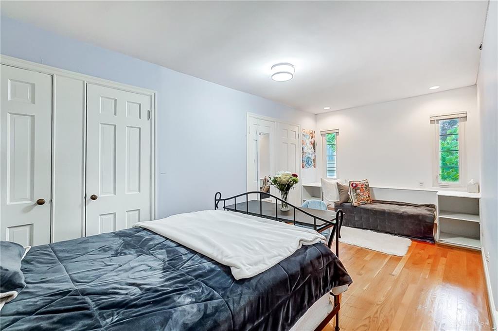 Oakwood, Ohio 45409, United States, 4 Bedrooms Bedrooms, ,4 BathroomsBathrooms,Residential,Active,56522