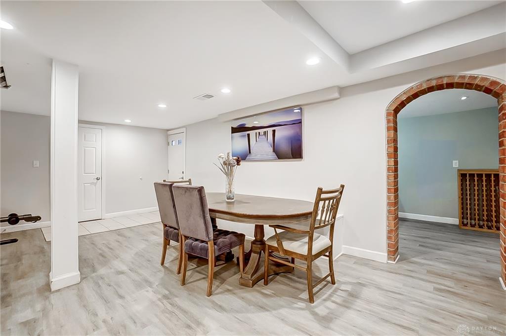 Oakwood, Ohio 45409, United States, 4 Bedrooms Bedrooms, ,4 BathroomsBathrooms,Residential,Active,56522