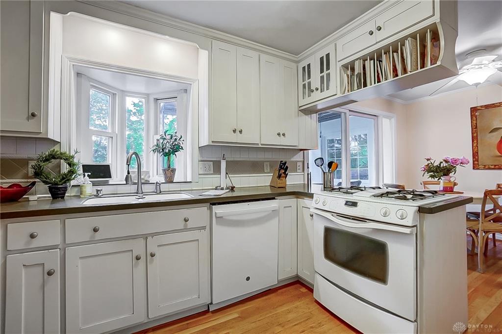 Oakwood, Ohio 45409, United States, 4 Bedrooms Bedrooms, ,4 BathroomsBathrooms,Residential,Active,56522