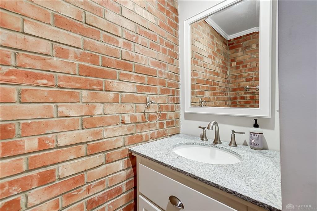 Oakwood, Ohio 45409, United States, 4 Bedrooms Bedrooms, ,4 BathroomsBathrooms,Residential,Active,56522