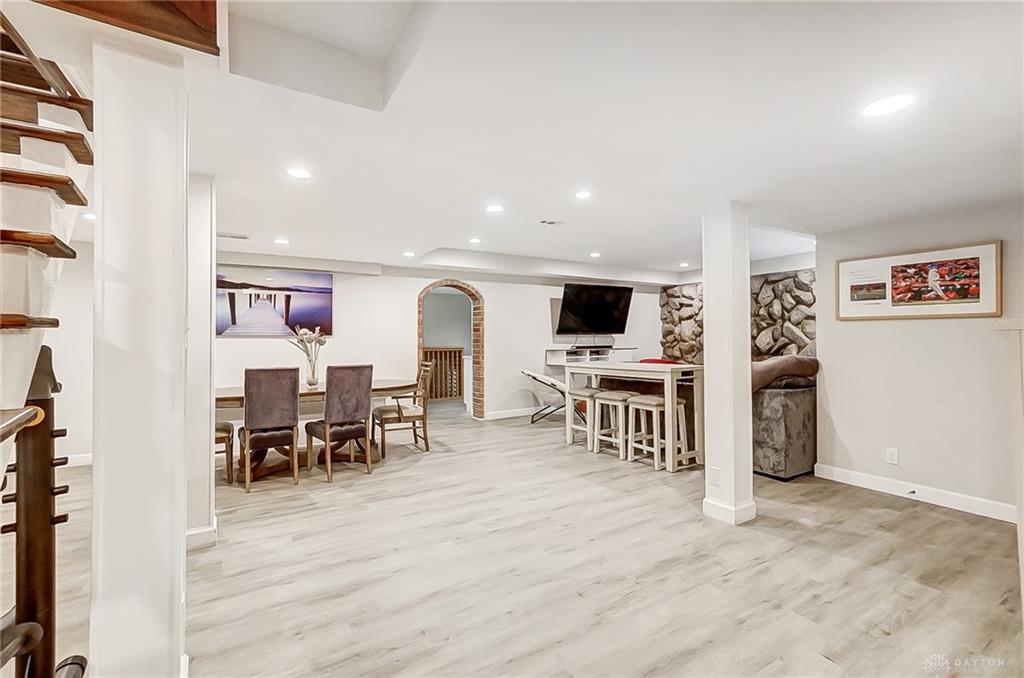 Oakwood, Ohio 45409, United States, 4 Bedrooms Bedrooms, ,4 BathroomsBathrooms,Residential,Active,56522