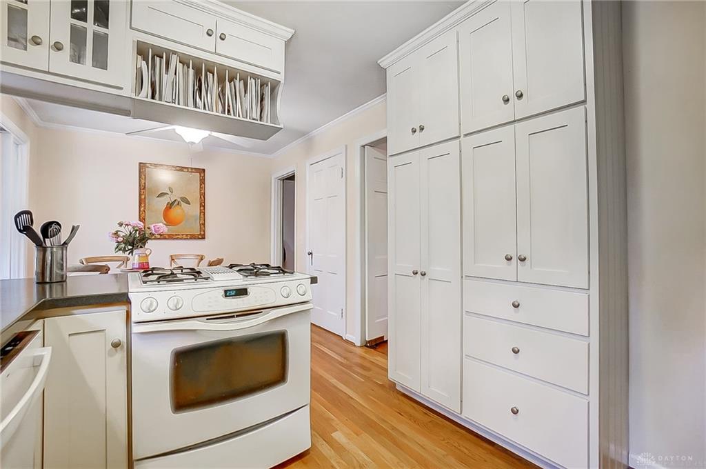 Oakwood, Ohio 45409, United States, 4 Bedrooms Bedrooms, ,4 BathroomsBathrooms,Residential,Active,56522