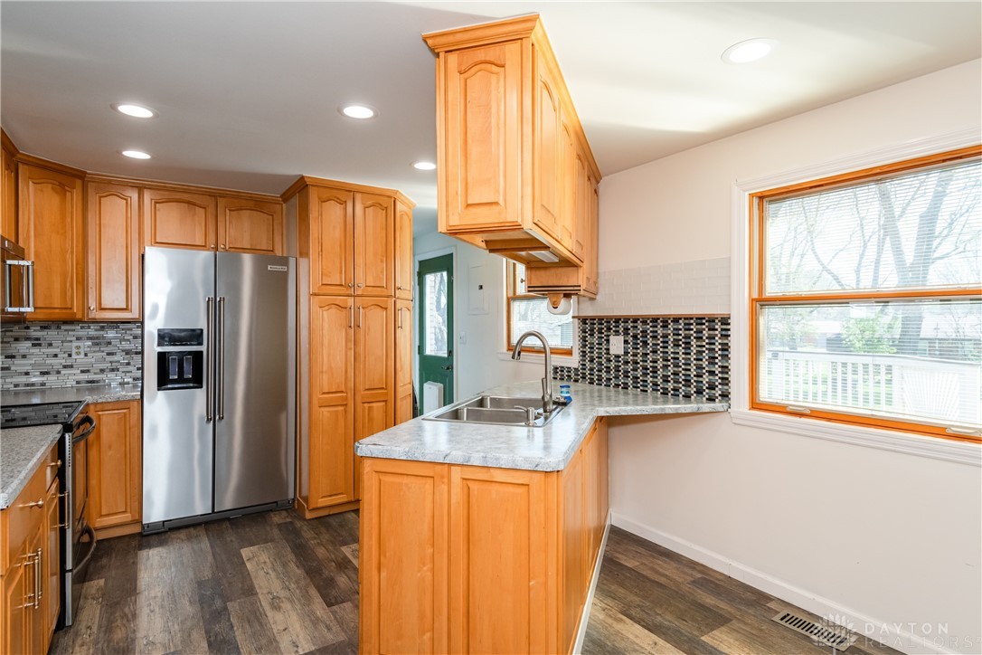 205 Waterford Drive, Dayton, Ohio image 16