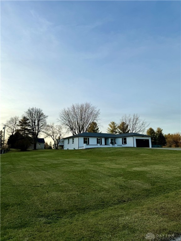 2643 Gina Drive, Eaton, Ohio image 2