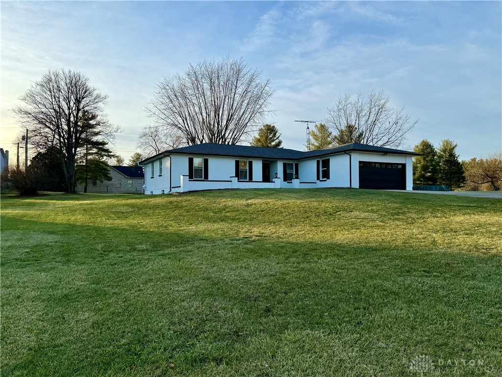 2643 Gina Drive, Eaton, Ohio image 3