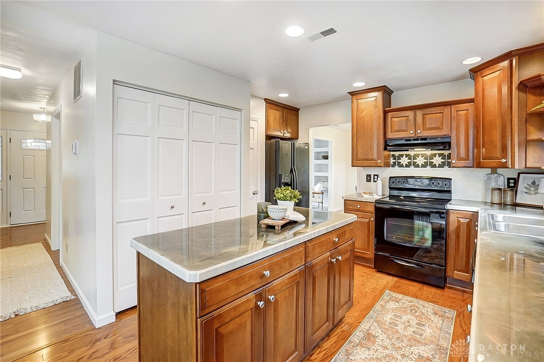 1818 Stansberry Road, Beavercreek, Ohio image 14