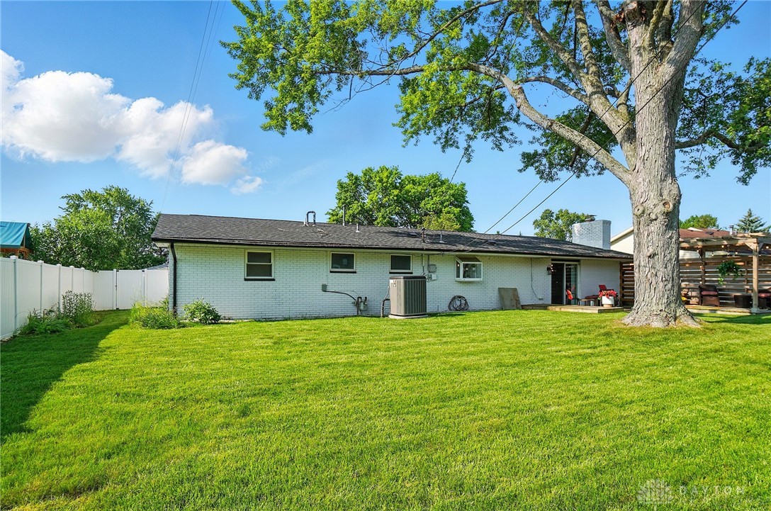 1425 Farnham Road, Troy, Ohio image 36