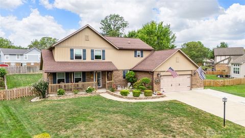 Photo of 6221 Karlsridge Drive, Dayton, OH 45459 (MLS # 942385)