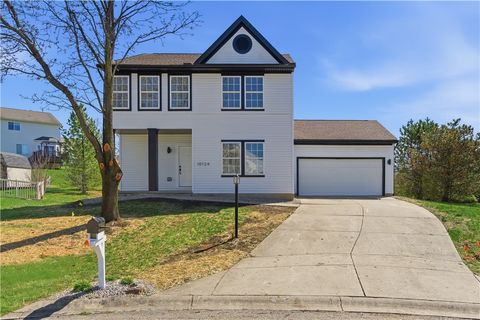 Photo of 10124 S Cliff Swallow Court, Miamisburg, OH 45342 (MLS # 955468)