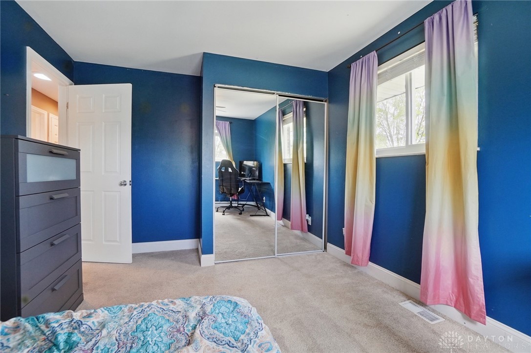 2111 Granada Drive, Beavercreek, Ohio image 15