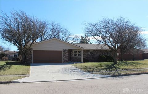 Photo of 433 Edgebrook Avenue, Brookville, OH 45309 (MLS # 952990)