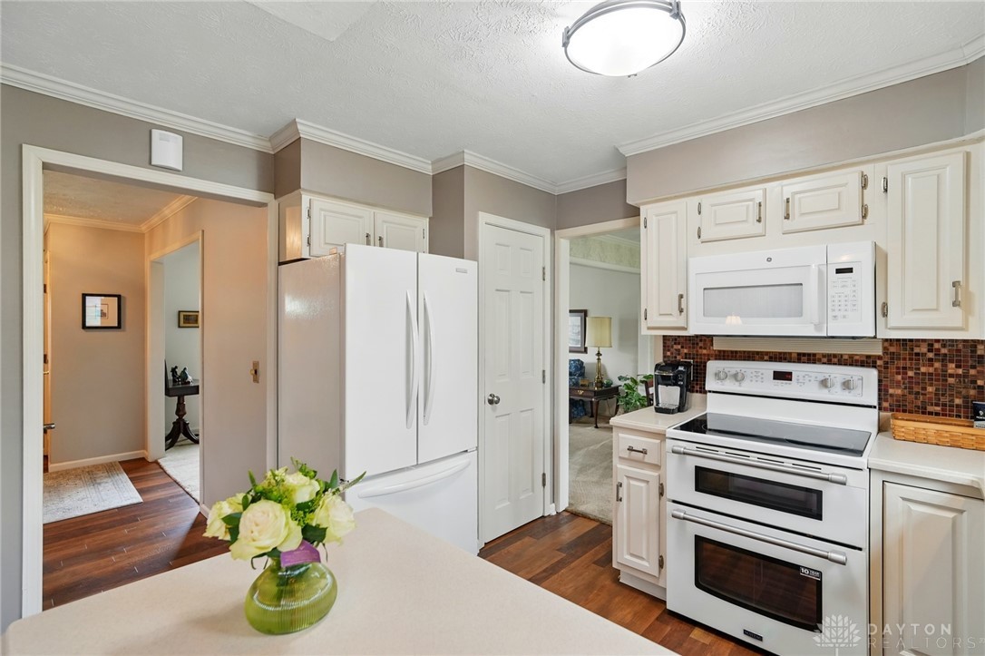 7657 Winding Way North, Tipp City, Ohio image 31