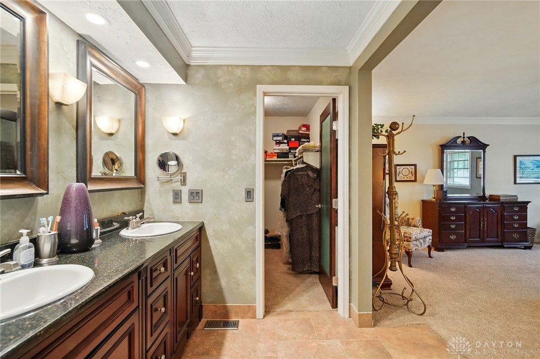 7657 Winding Way North, Tipp City, Ohio image 45