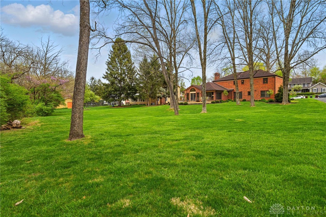 7657 Winding Way North, Tipp City, Ohio image 13