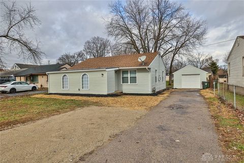 Photo of 1309 Oxford State Road, Middletown, OH 45044 (MLS # 949176)