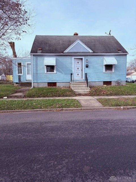 Photo of 227 Walton Avenue, Dayton, OH 45417 (MLS # 950047)