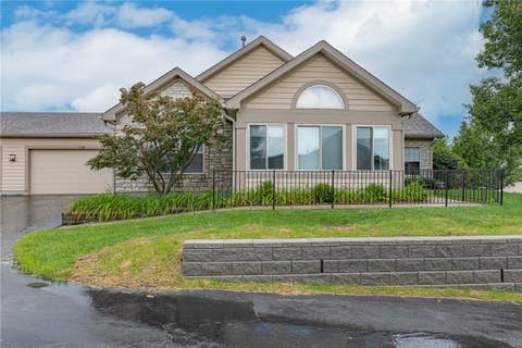 Condo For Sale - 184 Villa Pointe Drive<br/> Springboro, OH 45066
