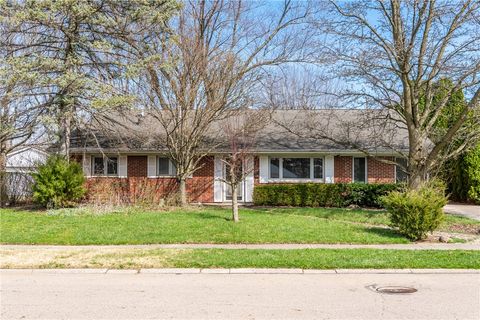 Photo of 2018 Rockdell Drive, Fairborn, OH 45324 (MLS # 954887)