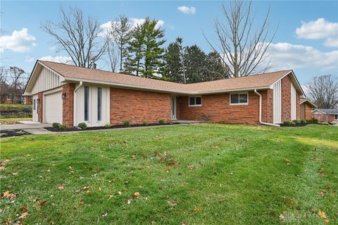 Photo of 955 Oak Dale Drive, Xenia, OH 45385 (MLS # 948302)