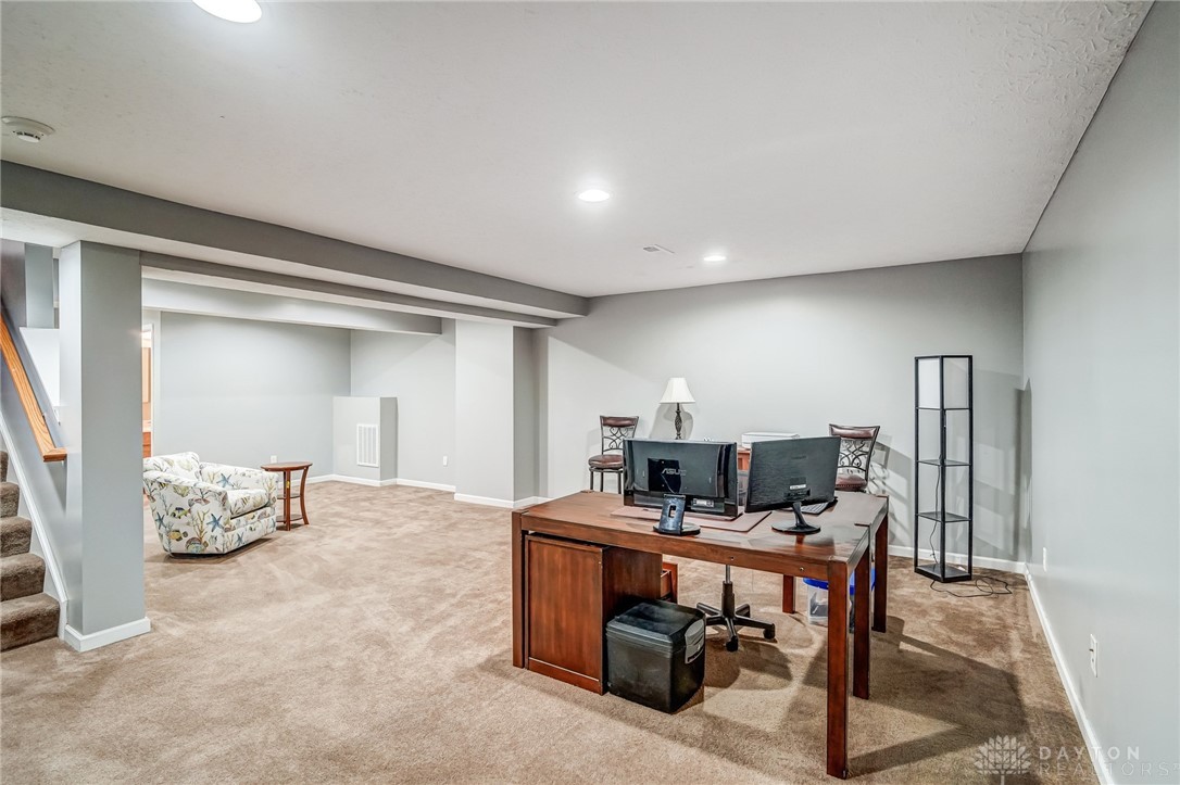 712 Chapelgate Drive, Fairborn, Ohio image 34