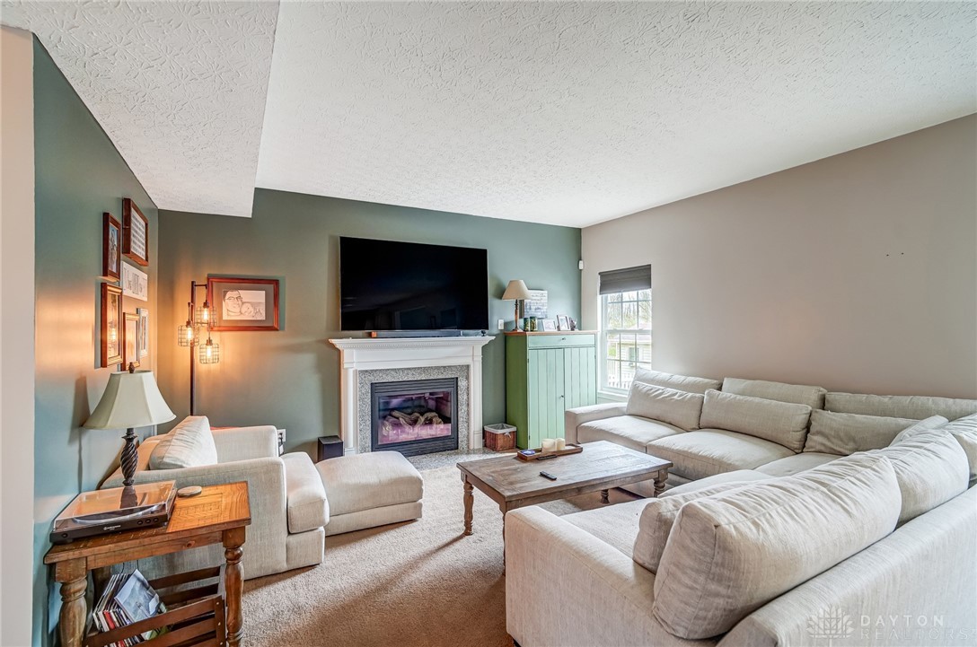 712 Chapelgate Drive, Fairborn, Ohio image 8