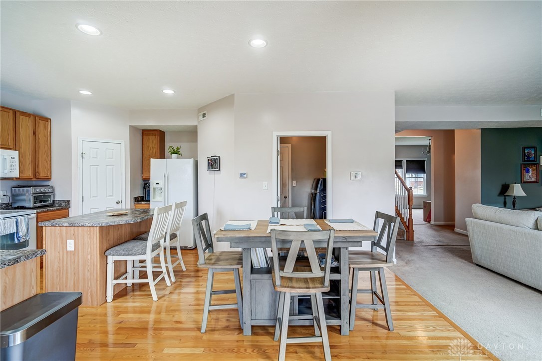 712 Chapelgate Drive, Fairborn, Ohio image 12
