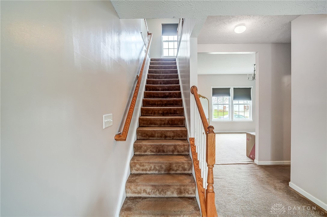 712 Chapelgate Drive, Fairborn, Ohio image 19
