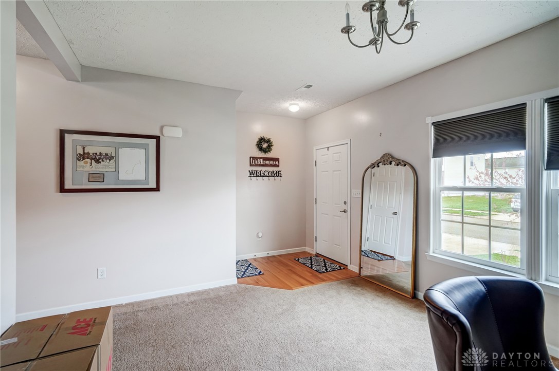 712 Chapelgate Drive, Fairborn, Ohio image 7