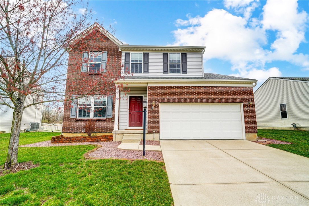 712 Chapelgate Drive, Fairborn, Ohio image 2