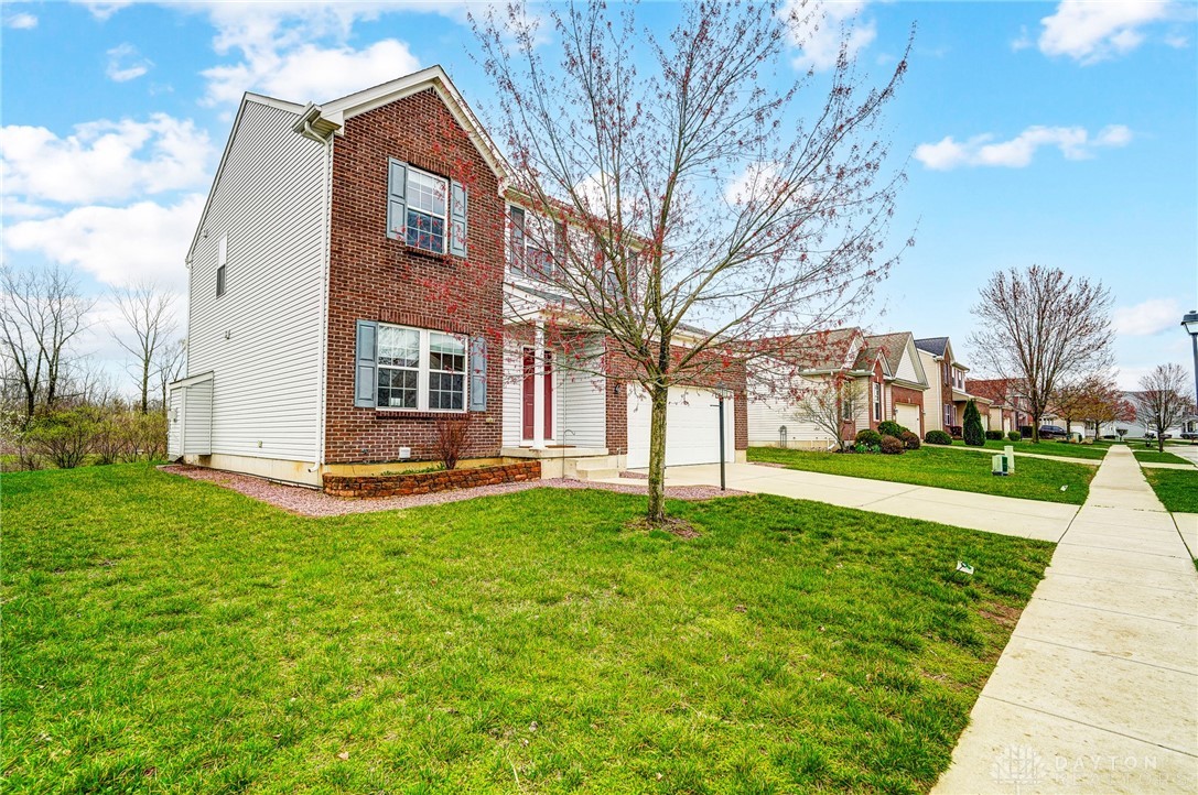 712 Chapelgate Drive, Fairborn, Ohio image 4