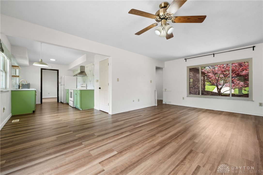 702 Tealwood Drive, Beavercreek, Ohio image 18