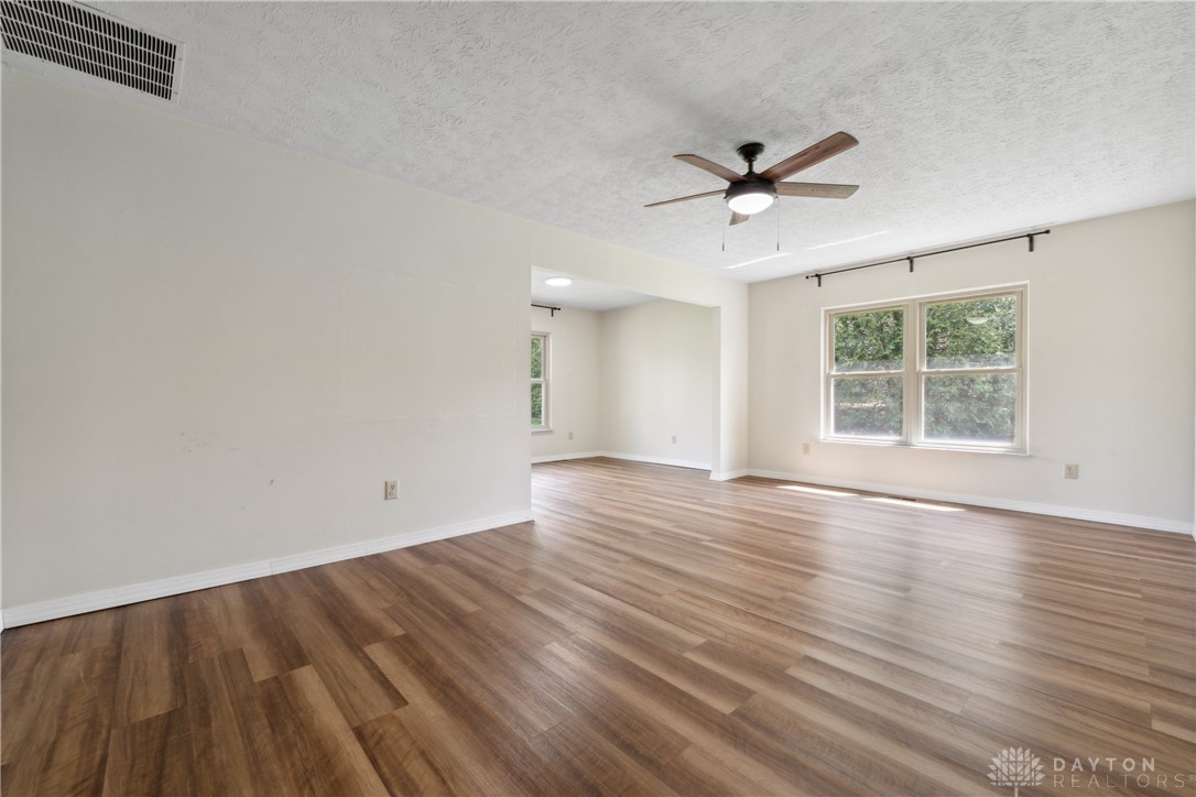 702 Tealwood Drive, Beavercreek, Ohio image 23